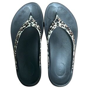 OOFOS Oolala Limited Womens Black Cheetah Leopard thong Flip Flops sandals